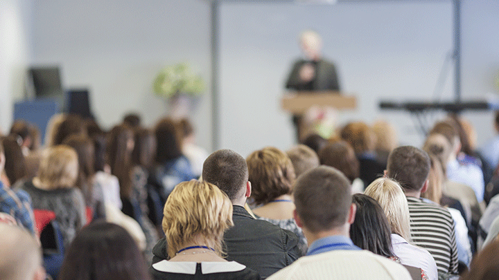 مهارات التقديم : كيف تصبح مقدماً أفضلاً اليوم